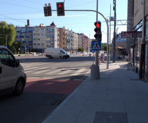 Na Sikorskiego zastosowano także śluzę rowerową