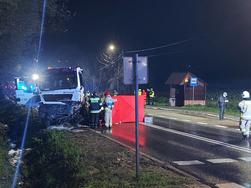 Tragedia w miejscowości Stara Słupia. W wypadku zginęły cztery osoby