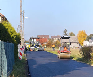 Zaorana ulica w Gliwicach - Ostropie ponownie została wylana asfaltem