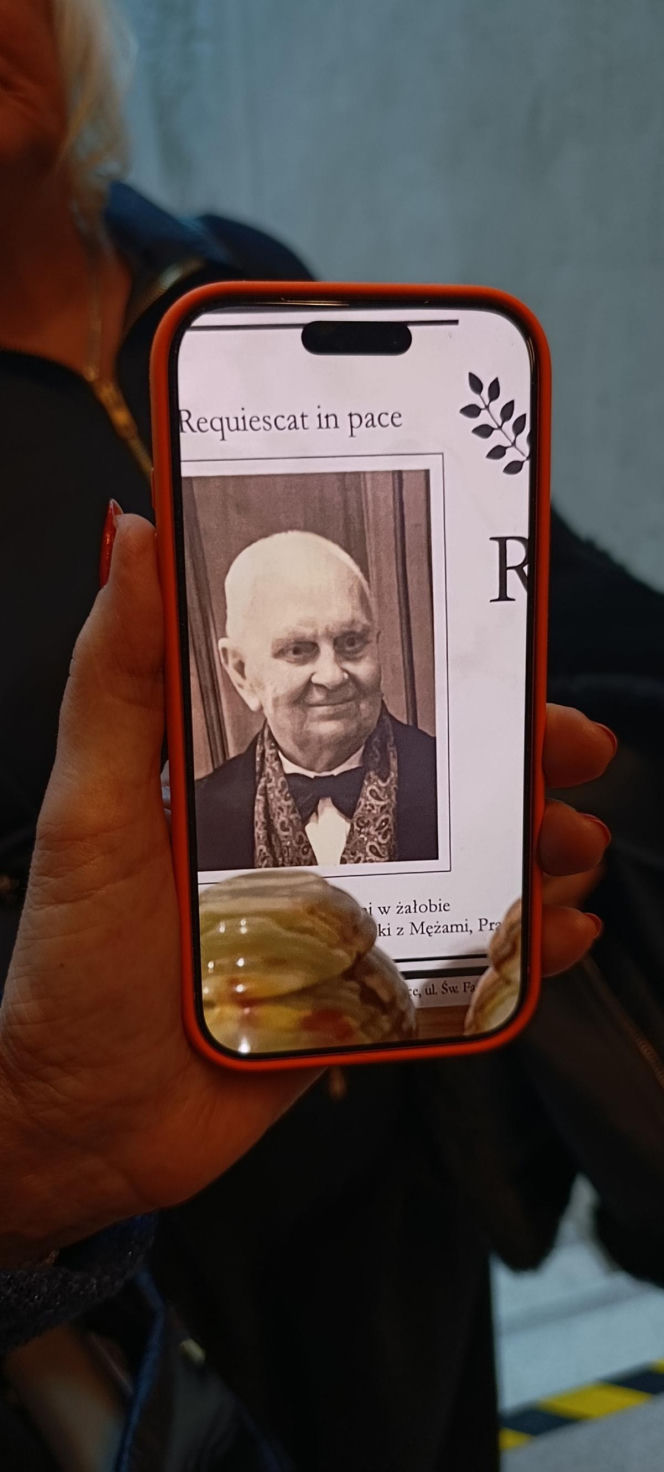 Spadł z noszy w drodze do szpitala, nie przeżył. Medycy oskarżeni o śmierć Ryszarda