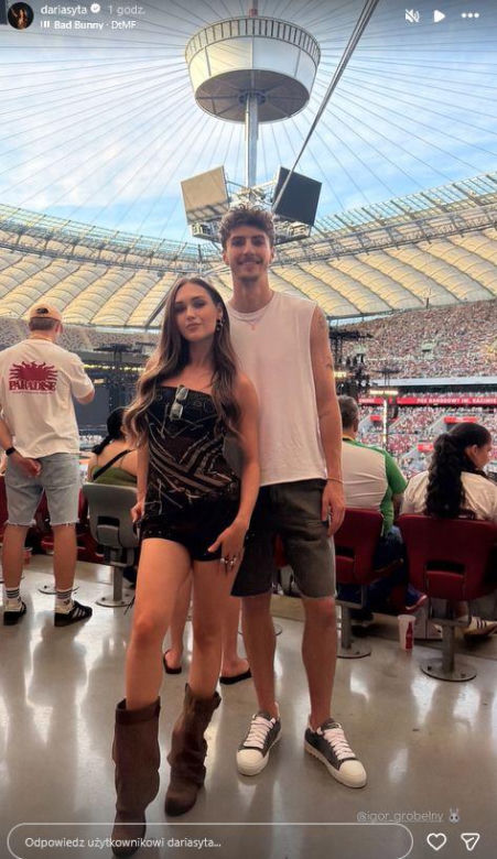 Polskie gwiazdy na koncercie Bad Bunny'ego. Lewandowska w samym staniku, Tarnowska niczym na Coachellę
