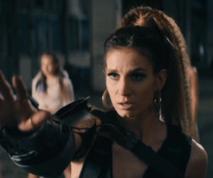 Sylwia Grzeszczak w teledysku RAKIETY zwycięża ze złem! [ZDJĘCIA]