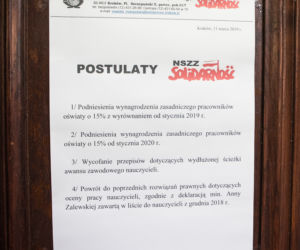 Nie dali nauczycielom sobie przyznają gigatyczne nagrody