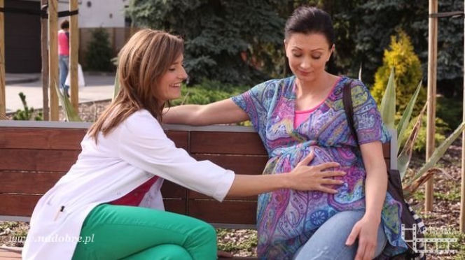 Na dobre i na złe odc. 458. Hana Goldberg (Kamilla Baar), Lena Starska (Anita Sokołowska)