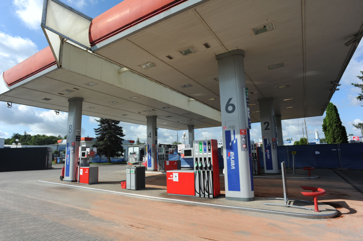 Koszalin: Pijany mężczyzna groził wysadzeniem stacji benzynowej