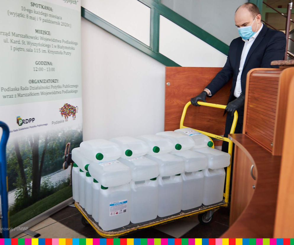 320 litrów płynu dezynfekującego dla podlaskich stacji pogotowia ratunkowego
