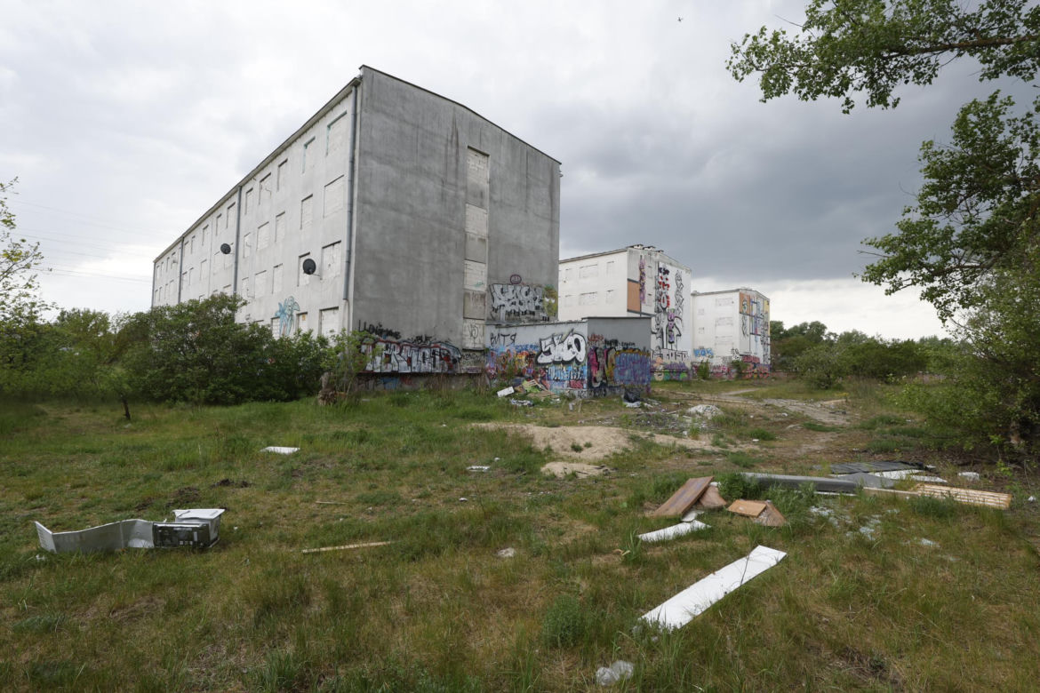 „Czarnobyl” Warszawy zniknie z mapy. „Smród, fetor i grzyb”. Tak wyglądało życie w „13 dzielnicy”