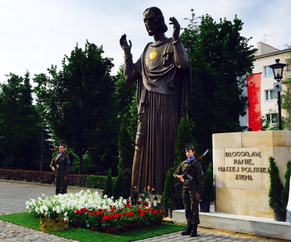 Pięciometrowa figura Chrystusa przy ulicy Kościelnej na Jeżycach