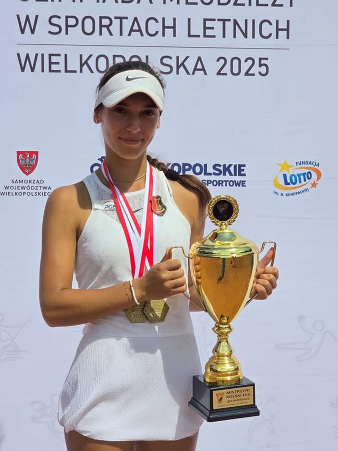 Oliwia Sybicka, 16-letnia stypendystka Igi Świątek