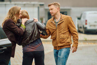 Na Wspólnej odc. 4289. Wiola (Tamara Arciuch), Igor (Jakub Wesołowski), Anastazja (Alicja Matusiak)