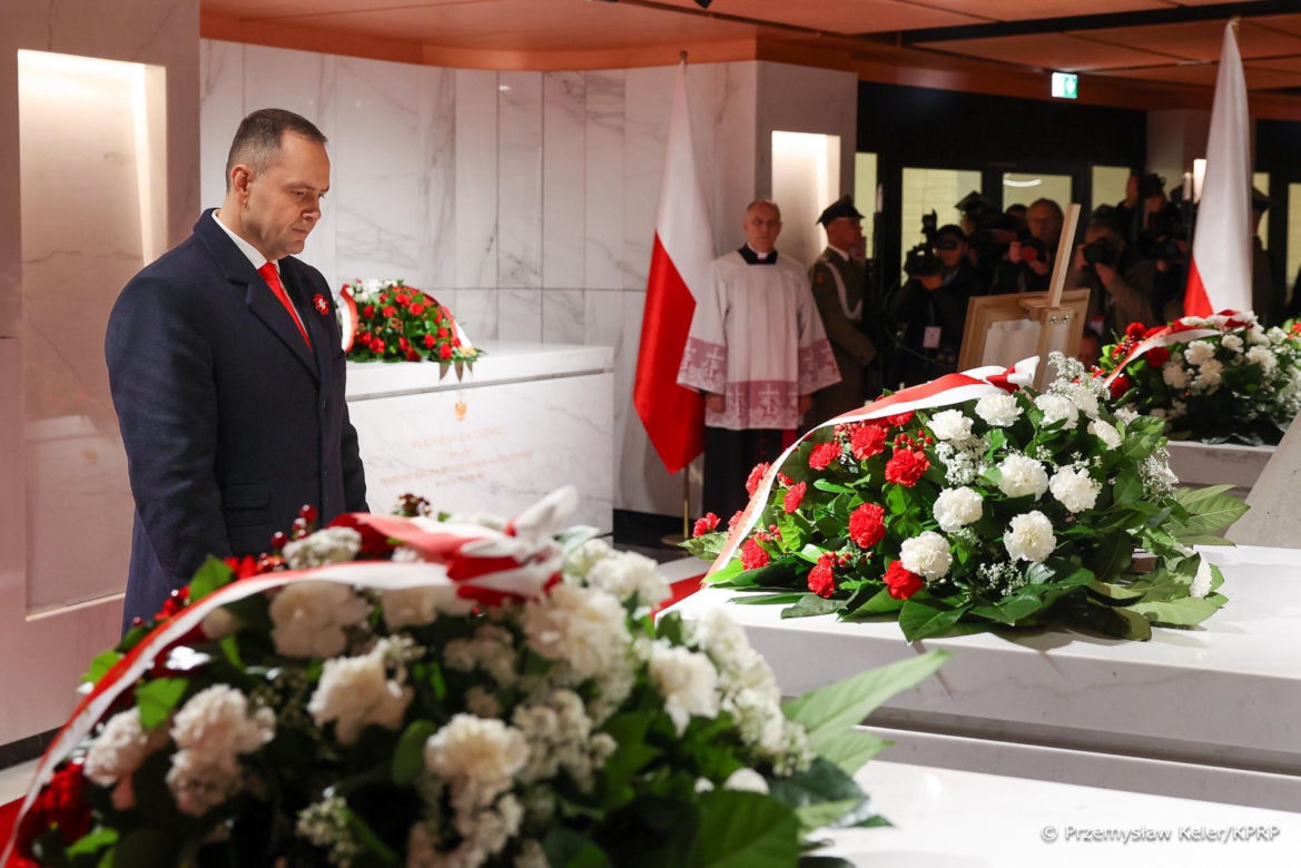 W Świątyni Opatrzności Bożej Para Prezydencka uczestniczy we mszy świętej za Ojczyznę.