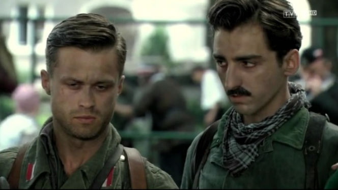 Czas honoru Powstanie odc. 7. Bronek (Maciej Zakościelny), Romek (Piotr Żurawski)