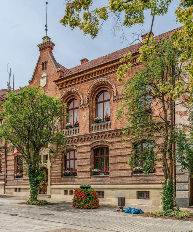 To największe miasto w Małopolsce bez kolei. Mieszkańcy wciąż czekają na pierwszy pociąg