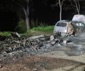 Pożar przyczepy kempingowej i samochodu w powiecie gostyńskim