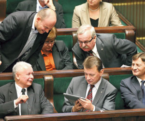 Przyznali sobie nagrody za rozdanie zabawek