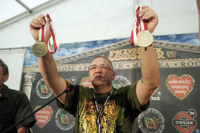 Od witraży i „uwalniania słoni” do Wielkiej Orkiestry Świątecznej Pomocy. Nieoczywiste oblicza Jurka Owsiaka