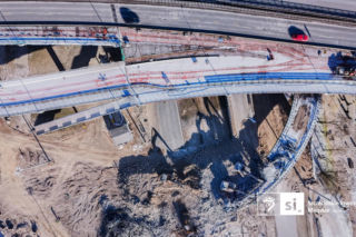 Kolejny fragment łącznicy Trasy Zamkowej legł w gruzach. Na ulicę Jana z Kolna częściowo wraca ruch