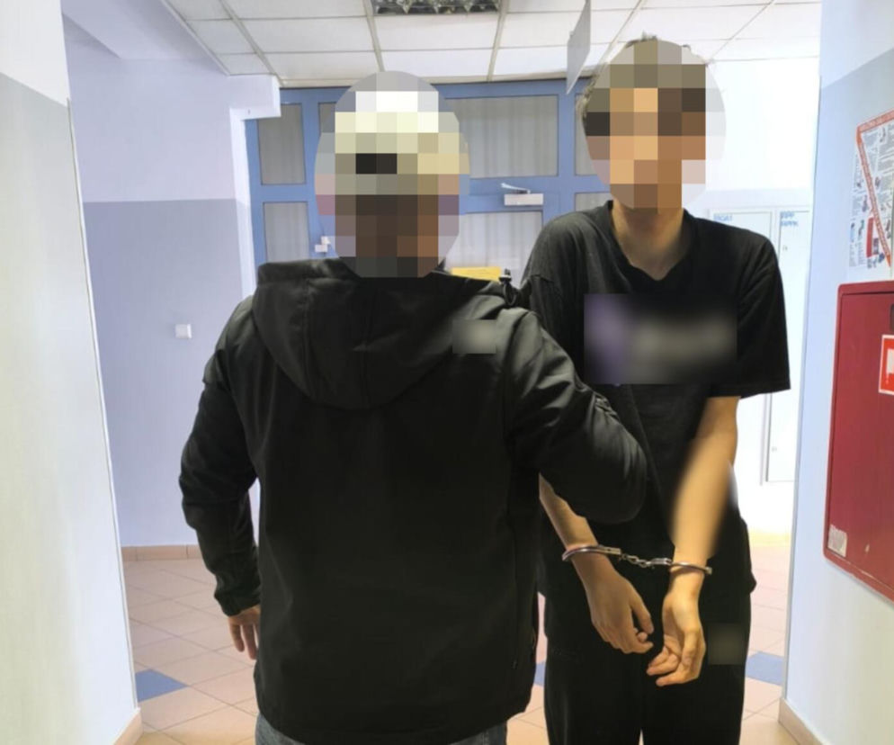 Napadli z maczetą w mieszkaniu w Warszawie