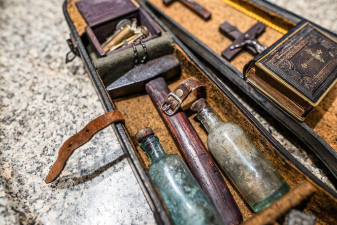 Zestaw do polowania na wampiry we Wrocławiu. Co zawiera i do czego służył?