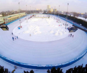 Lodowiska w Warszawie zapraszają! Gdzie na łyżwy w stolicy?