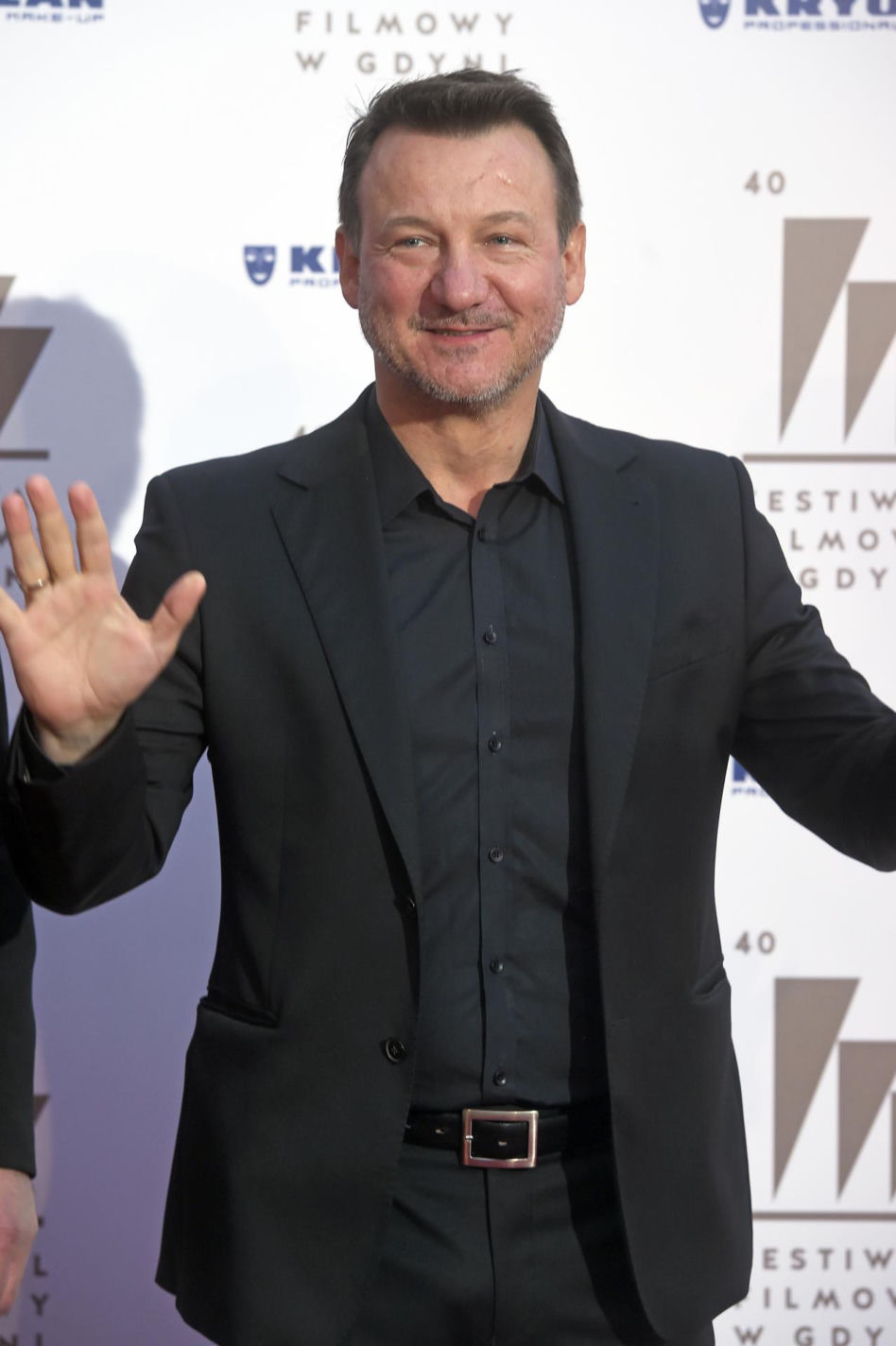 Robert Więckiewicz zaczynał w technikum budowlanym. Tak wyglądała jego niezwykła metamorfoza
