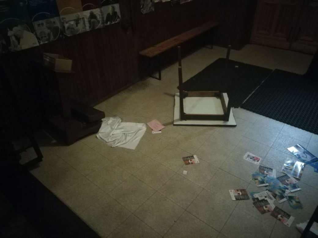 Pabianice. Cztery kościoły zniszczone. 16-letni ministrant rzucił się na wandala [ZDJĘCIA]