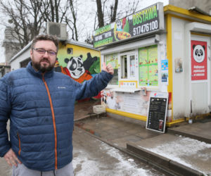 Kupon zamiast posiłku w jadłodzielni. Właściciel baru z zapiekankami wymyślił nową akcję