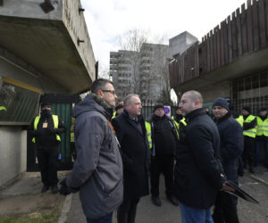 Warszawa przejmuje Szpiegowo. Miasto weszło na teren z komornikiem