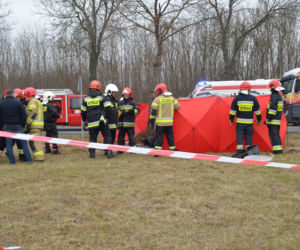 Śmiertelny wypadek na dk 74. Nie żyje kobieta
