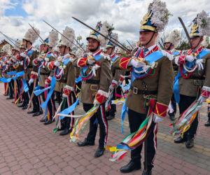Efektowna parada z widowiskowym pokazem musztry