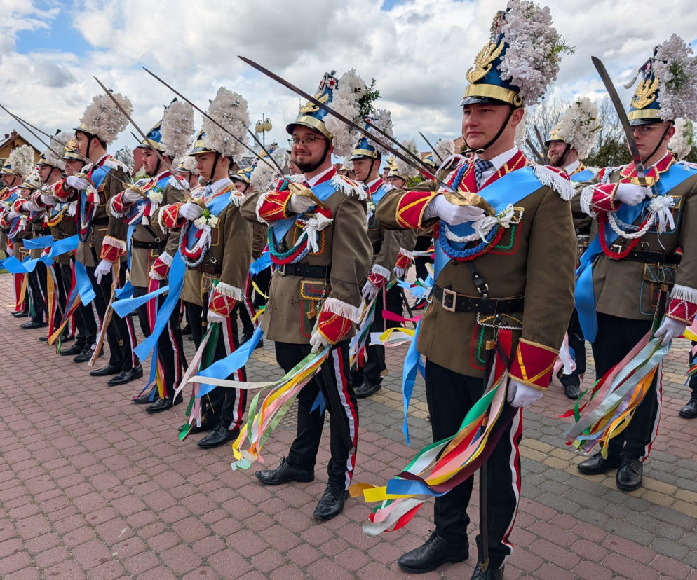 Efektowna parada z widowiskowym pokazem musztry