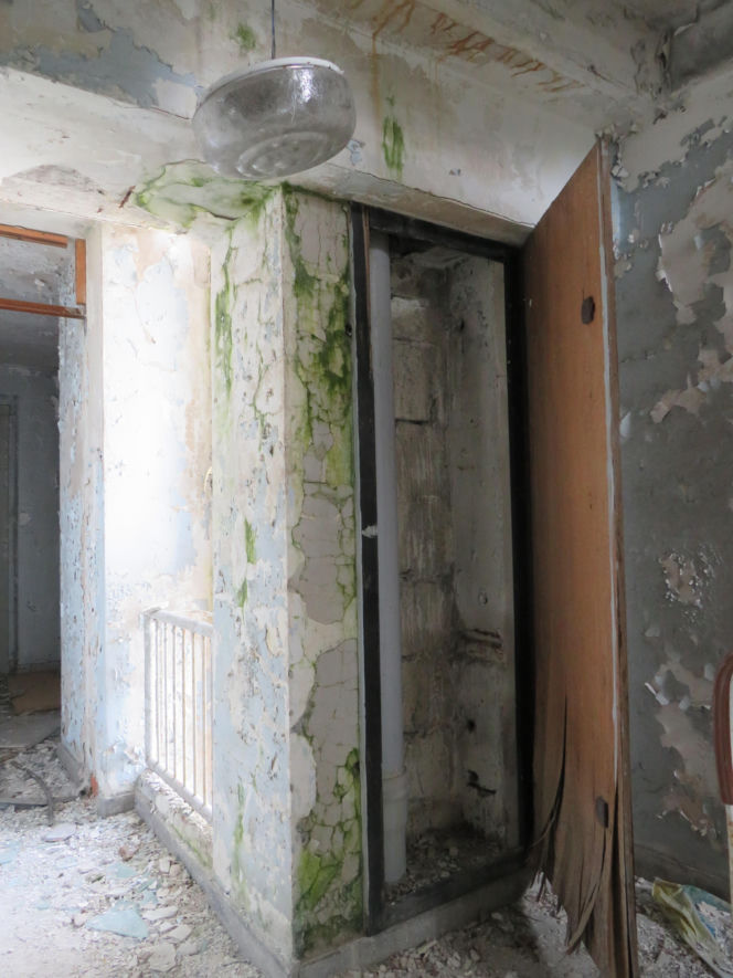 Wnętrze Szpiegowa w Warszawie