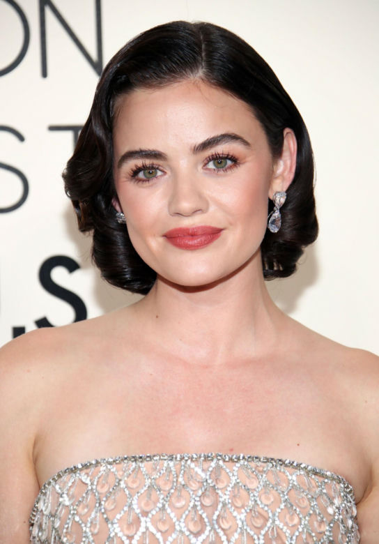 Lucy Hale jako Aria 