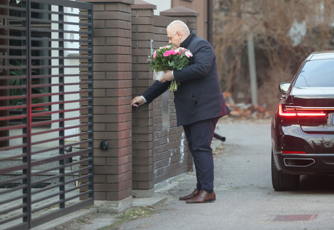 Jacek Sasin pamiętał o żonie w Dzień Kobiet