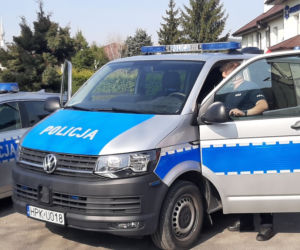 Koronawirus. Podkarpaccy policjanci otrzymali urządzenia do dezynfekowania 