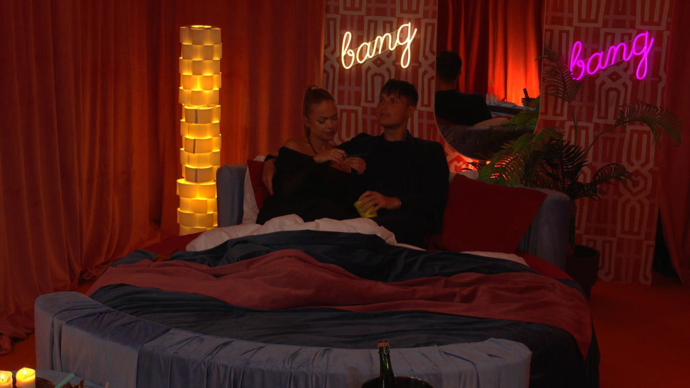 Love Island 9: Mateusz ostro zaszedł widzom za skórę. Źle się to dla niego skończy