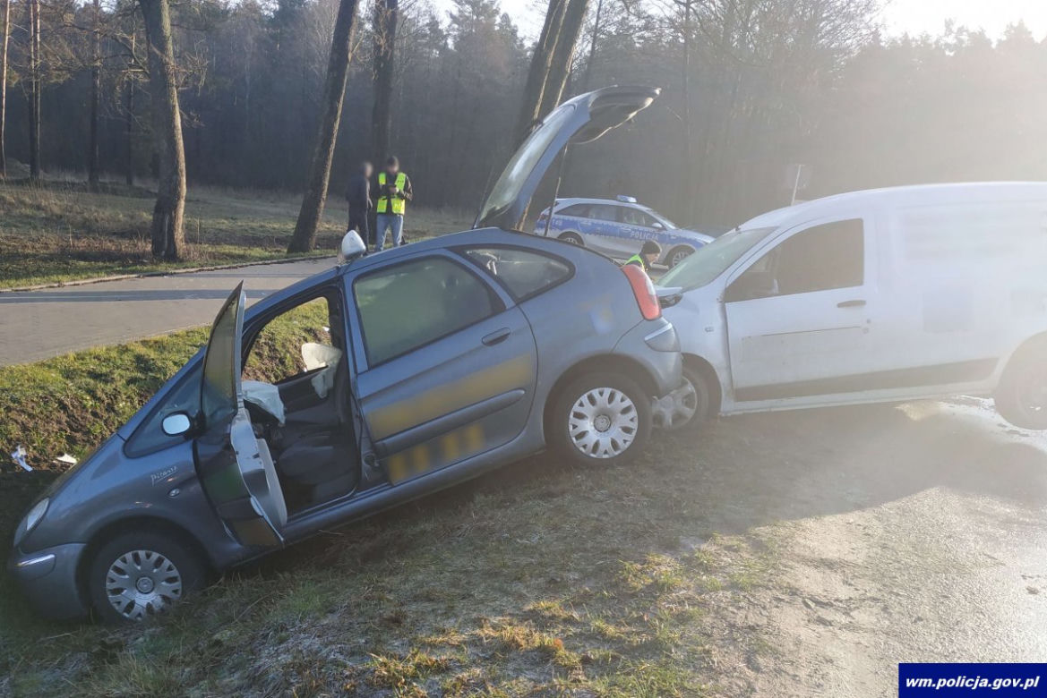 Groźne wypadki na drogach Warmii i Mazur. Są ranni, w tym dziecko