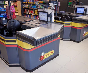 Zarobki w Biedronce poszły w górę. Tyle można zarobić w 2025 roku.