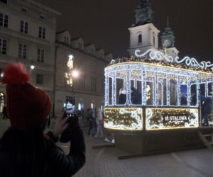 Niesamowita iluminacja świąteczna rozbłysnęła w Warszawie