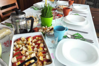 Wielkanoc 2026 roku. Mniej jedzenia, mniej gości. Tak Polacy planują tegoroczne święta