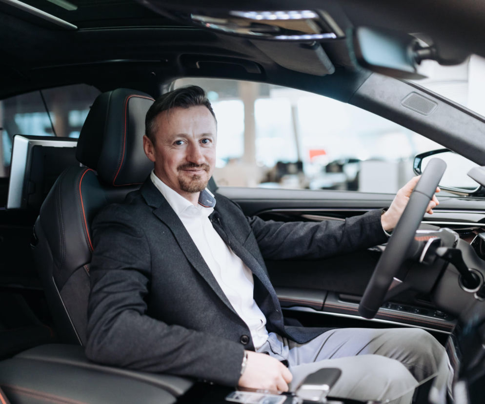 Adam Małysz w Audi S8