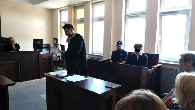 Jechał pod wpływem alkoholu, rozbił mercedesa o słup. 18-letnia Ania zginęła na miejscu