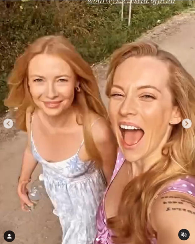 Barwy szczęścia. Renata (Anna Mrozowska), Dominika (Karolina Chapko) na planie