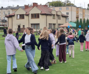 Zmodernizowane boisko przy Szkole Podstawowej Sióstr Nazaretanek w Kaliszu już otwarte