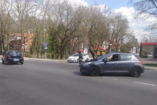 Wypadek na al. Wojska Polskiego w Olsztynie. Zderzyły się dwa auta. Jedna osoba ranna!