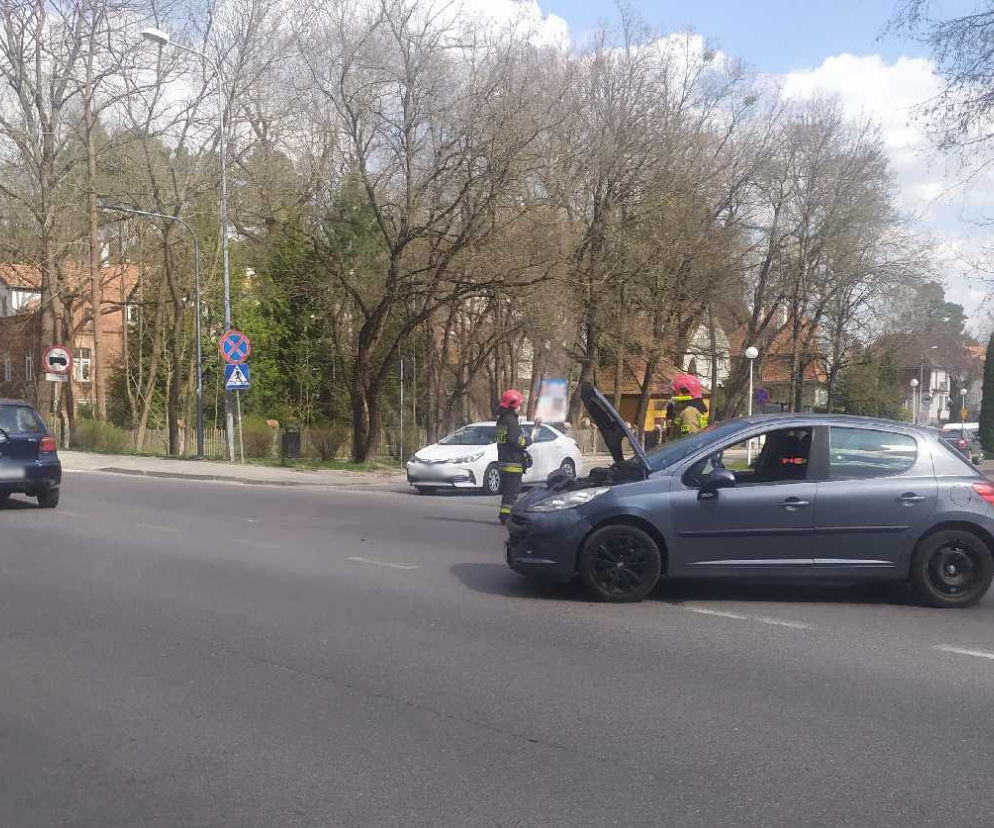 Wypadek na al. Wojska Polskiego w Olsztynie. Zderzyły się dwa auta. Jedna osoba ranna!