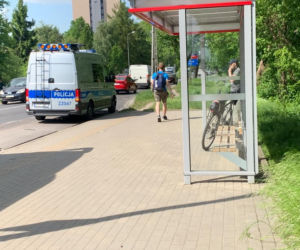Rowerzysta wjechał w 5-latka wysiadającego z autobusu! Rodzice wpadli w szał i doszło do szarpaniny!