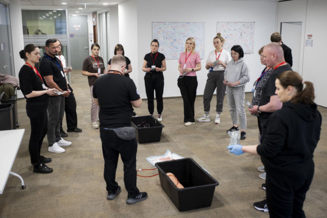 Aptekarze ćwiczą na wypadek wojny. Pierwsze takie szkolenie w Warszawie