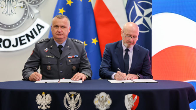 Kleszcze i terminale satelitarne dla armii. Sprzęt za 3 mld zł z polskich firm