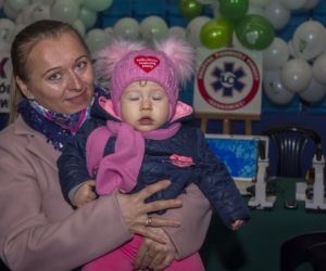 Wolontariat uczy wrażliwości, małolaty w WOŚP
